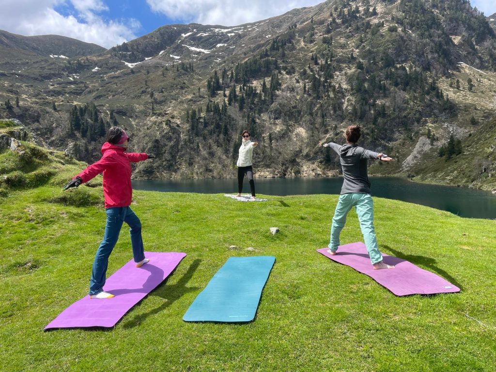 yoga lac montagne